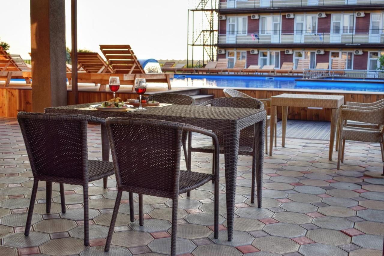 Baza Otdykha Jules Verne Hotel Zatoka Buitenkant foto