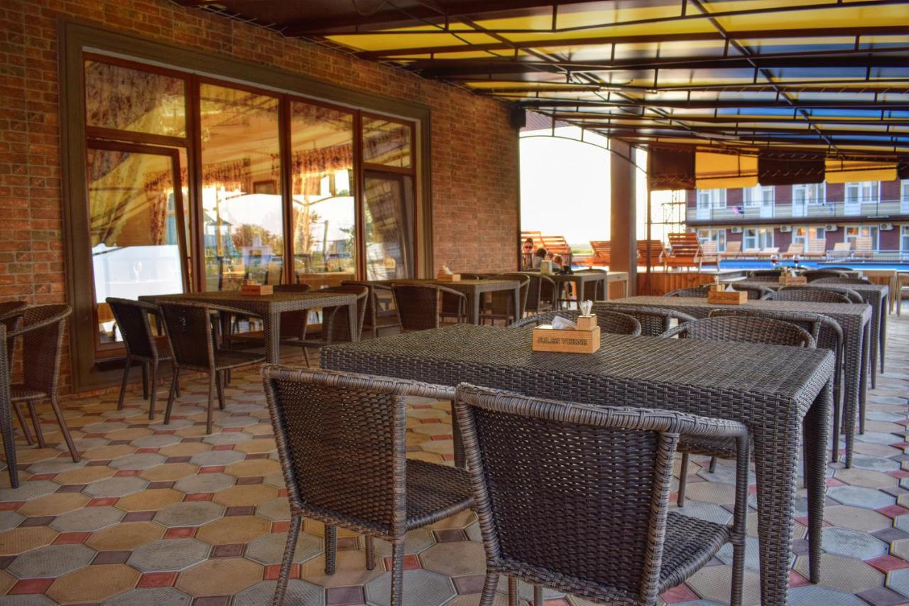 Baza Otdykha Jules Verne Hotel Zatoka Buitenkant foto